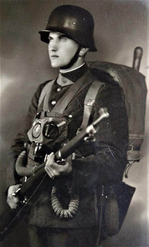 Lietuvos kariuomenės karys . 1936 m